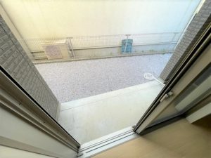 101号室　雨戸シャッター