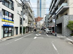 東側の接道道路