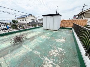 ガレージの屋上