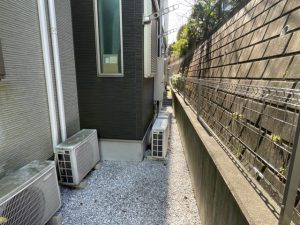 建物北西側