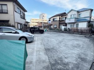 東側の月極駐車場（空き有り）