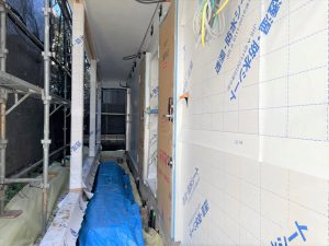 建築中