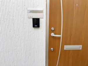 玄関ドア（ダブル鍵）