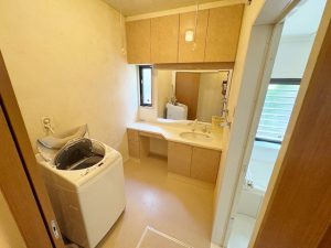 洗面化粧台と脱衣場