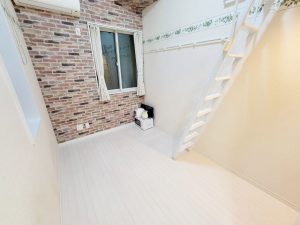 天井が高いので開放感有り 天井が高いので開放感有り