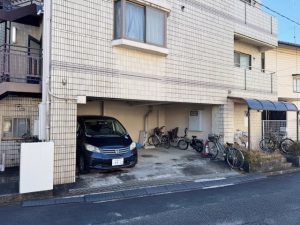 敷地内駐車場（2台）