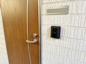 玄関ドア（テレビモニターフォン付）