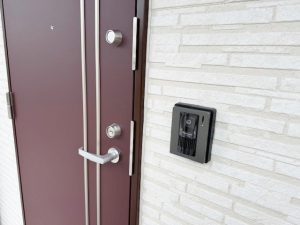 玄関ダブルロックとモニターフォン