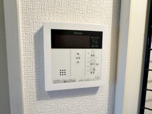 401号室の給湯パネル