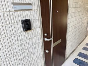 玄関ドア（ダブル鍵）