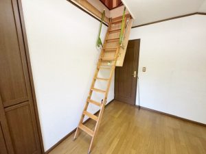 小屋裏収納(ハシゴ) 小屋裏収納(ハシゴ)