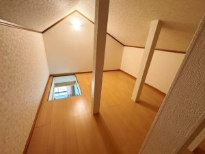 小屋裏収納(立ち上がれる高さがあります) 小屋裏収納(立ち上がれる高さがあります)