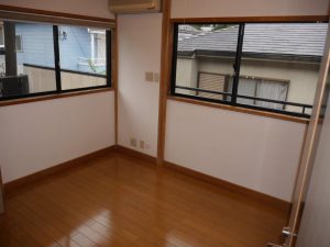 全ての窓が電動シャッターです