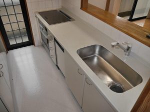 対面キッチンですのでリビングの様子も確認出来ます