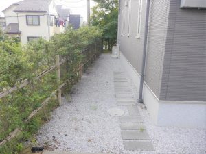 お庭に続くアプローチ