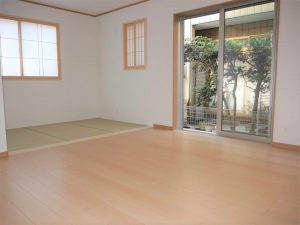 2号棟リビングと畳コーナー