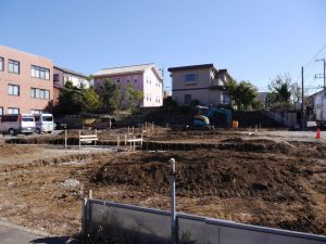 区割り工事作業中