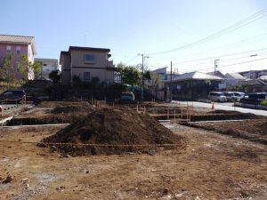 区割り工事作業中