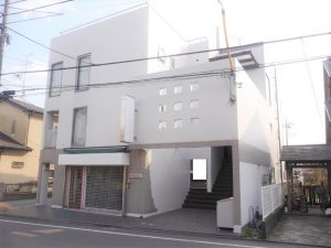 1階事務所と地下の倉庫内見可能です