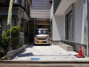 軽でしたら2台駐車出来ます