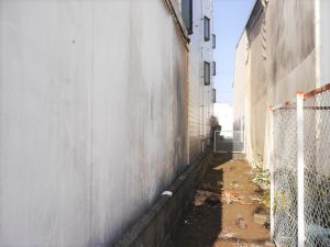 隣地とのスペース